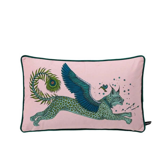 Flying Tiger Lumbar Pillow Cover – Velvet Decorative Rectangle Cushion 1