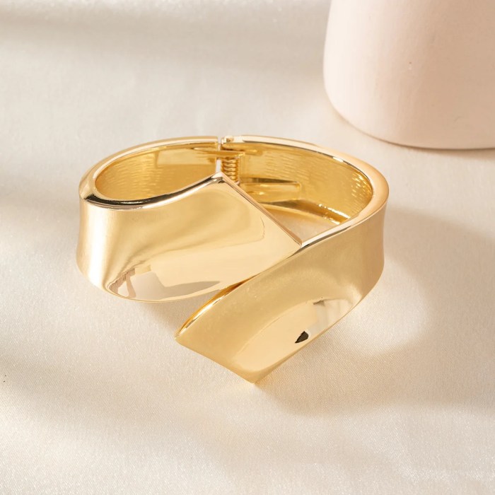 diazi wide cuff bangle – punk gold/silver metal bracelet for men & women DIAZI Wide Cuff Bangle – Punk Gold/Silver Metal Bracelet for Men & Women 4