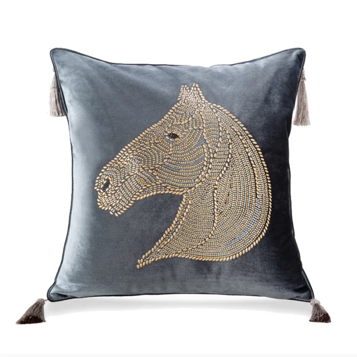 beaded horse head velvet cushion cover 45x45cm decorative throw pillow case with tassels for sofa & home decor Beaded Horse Head Velvet Cushion Cover - 45x45cm Decorative Throw Pillow Case with Tassels for Sofa & Home Decor