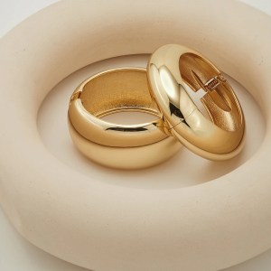 En FASH Wide Curved Elastic Bangle – 18K Gold Plated Statement Bracelet for Women 6