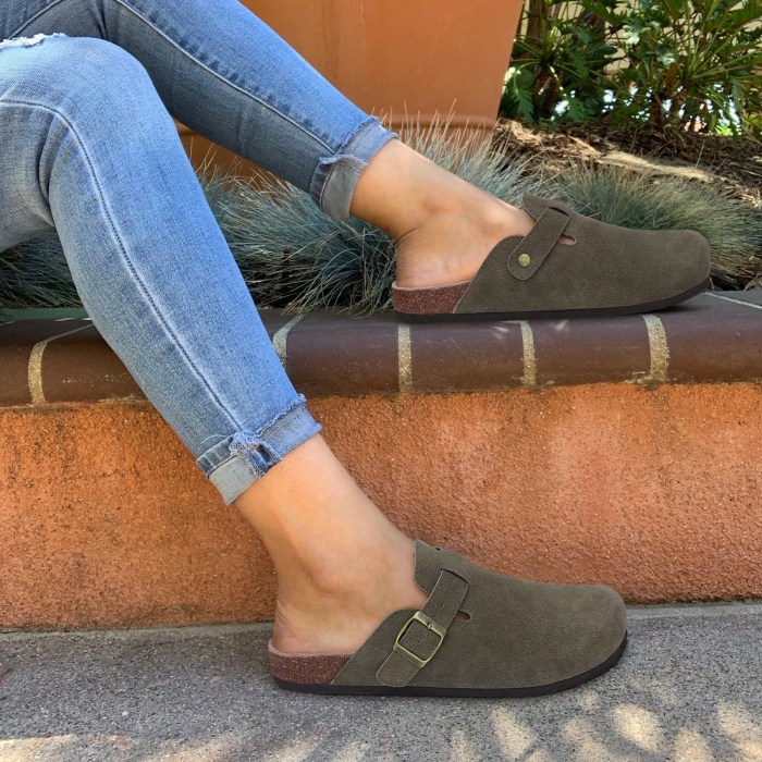 comwarm fashion women's suede mules slippers men clogs cork insole sandals with arch support outdoor beach slides home shoes Comwarm Fashion Women\'s Suede Mules Slippers Men Clogs Cork Insole Sandals With Arch Support Outdoor Beach Slides Home Shoes 2