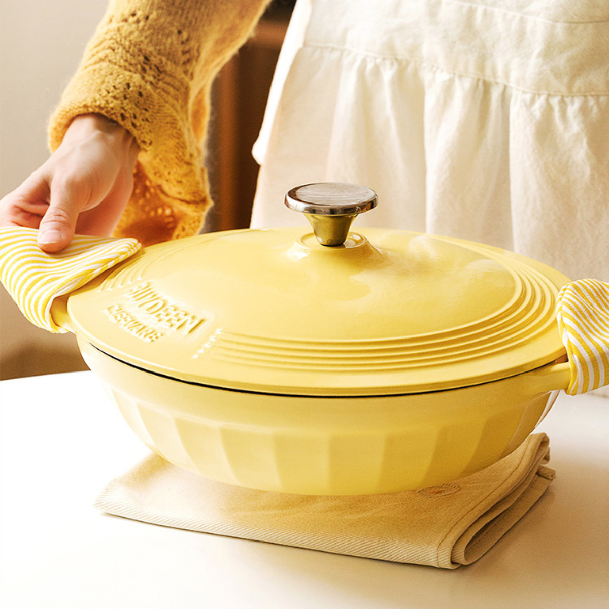 buydeem cp581 enameled cast iron dutch oven yellow