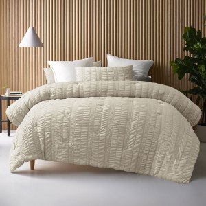 v442 hin comforter seersucker natural qs 202502280851 00.jpg