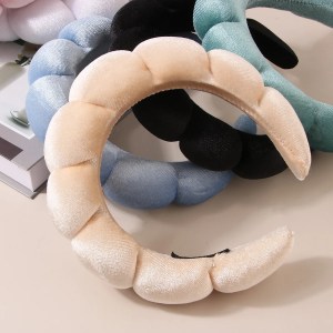 velvet cloud non slip hair band – simple & stylish hair accessory for women Velvet Cloud Non-Slip Hair Band – Simple & Stylish Hair Accessory for Women 3