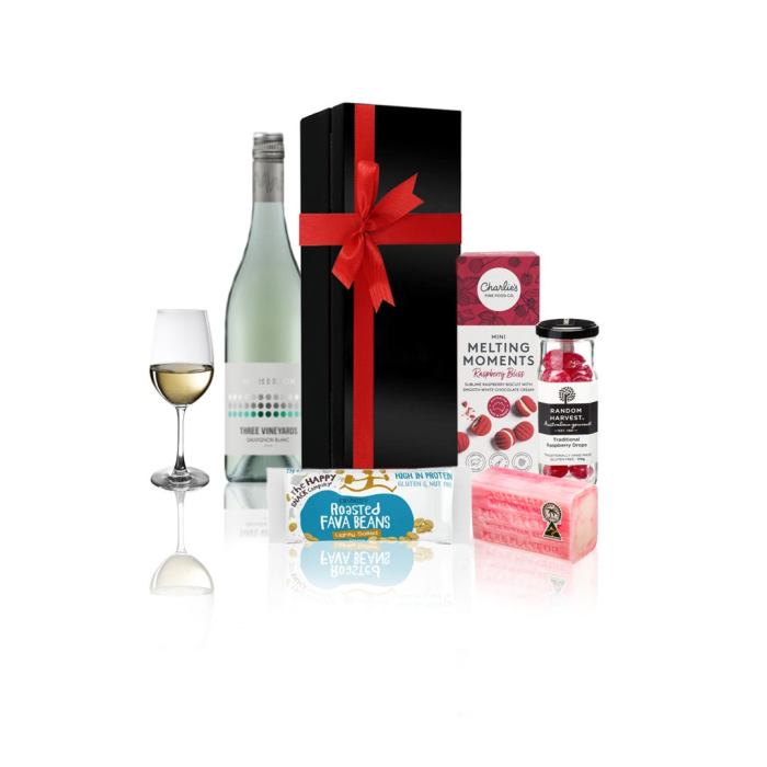 v232 pghr0087 wine snacks hamper 7496857 00.jpg