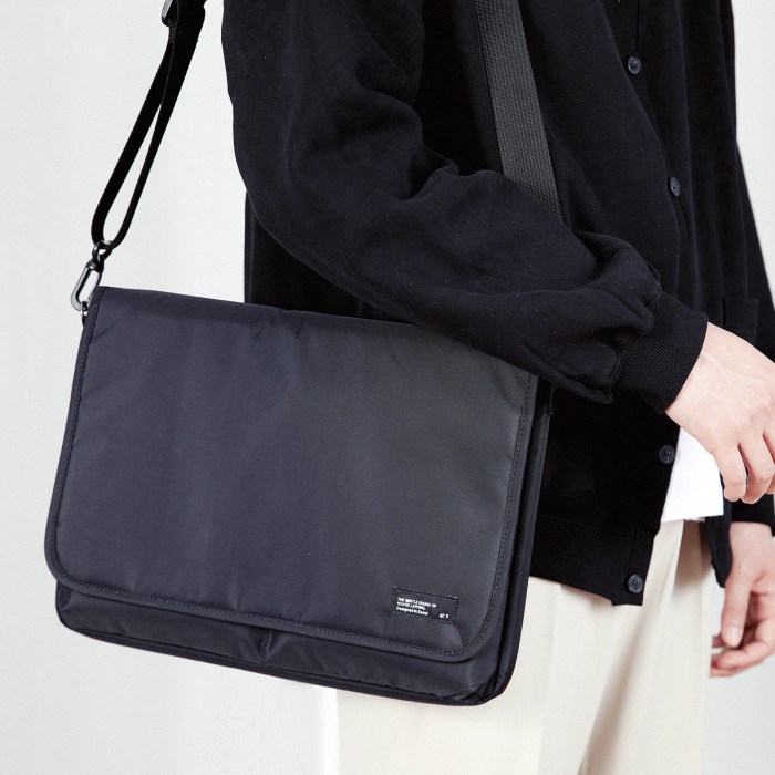 15.6/16 inch laptop sleeve padded shoulder bag travel carry case lato black 15.6/16 inch laptop sleeve padded shoulder bag travel carry case lato black