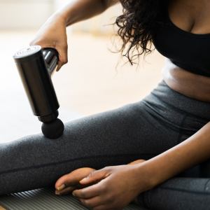 remology impact therapy percussive massage gun includes 4 heads