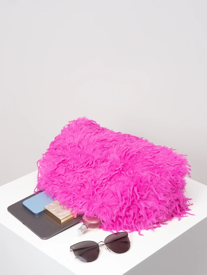 Dopamine Fuzzy Clip Clutch – Large Capacity Party Bag for Women 6