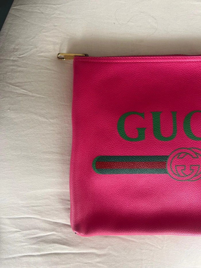 gucci pouch hot pink medium logo portfolio clutch gucci pouch hot pink medium logo portfolio clutch