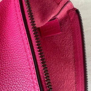 gucci pouch hot pink medium logo portfolio clutch gucci pouch hot pink medium logo portfolio clutch