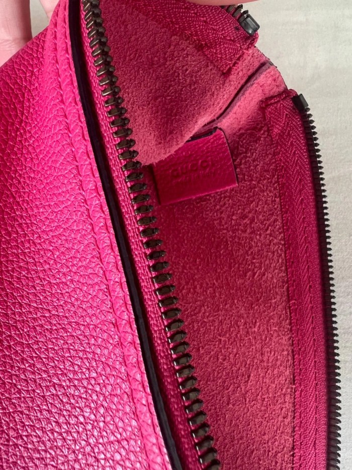 gucci pouch hot pink medium logo portfolio clutch gucci pouch hot pink medium logo portfolio clutch