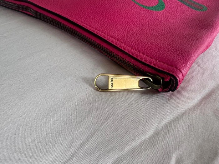 gucci pouch hot pink medium logo portfolio clutch gucci pouch hot pink medium logo portfolio clutch