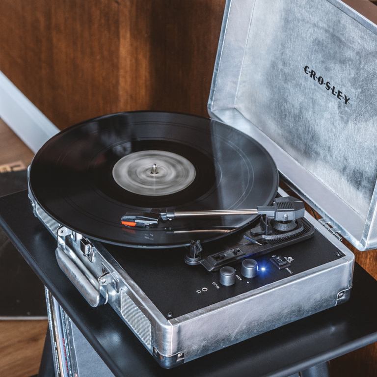 crosley cruiser bluetooth portable turntable silver + bundled crosley record storage crate crosley cruiser bluetooth portable turntable silver + bundled crosley record storage crate