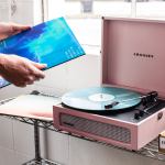 crosley voyager bluetooth portable turntable amethyst + bundled crosley record storage display stand