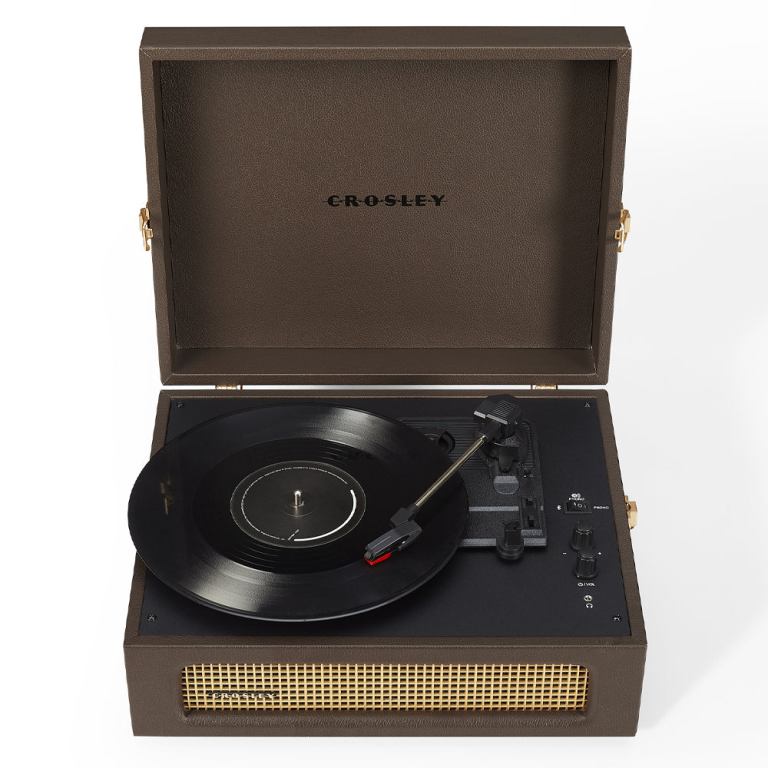 crosley voyager bluetooth portable turntable cocoa