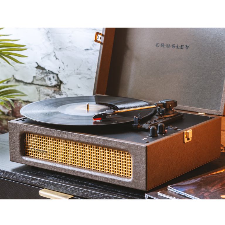 crosley voyager bluetooth portable turntable + entertainment stand bundle cocoa crosley voyager bluetooth portable turntable + entertainment stand bundle cocoa