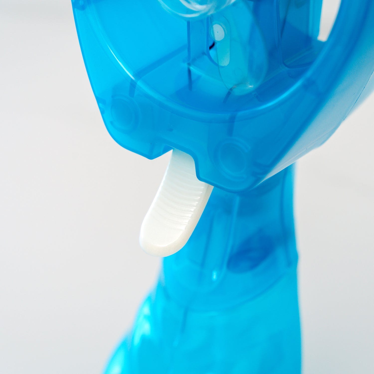 lazy dayz water spray fan blue