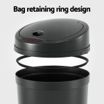 Trash bin with bag retaining ring design