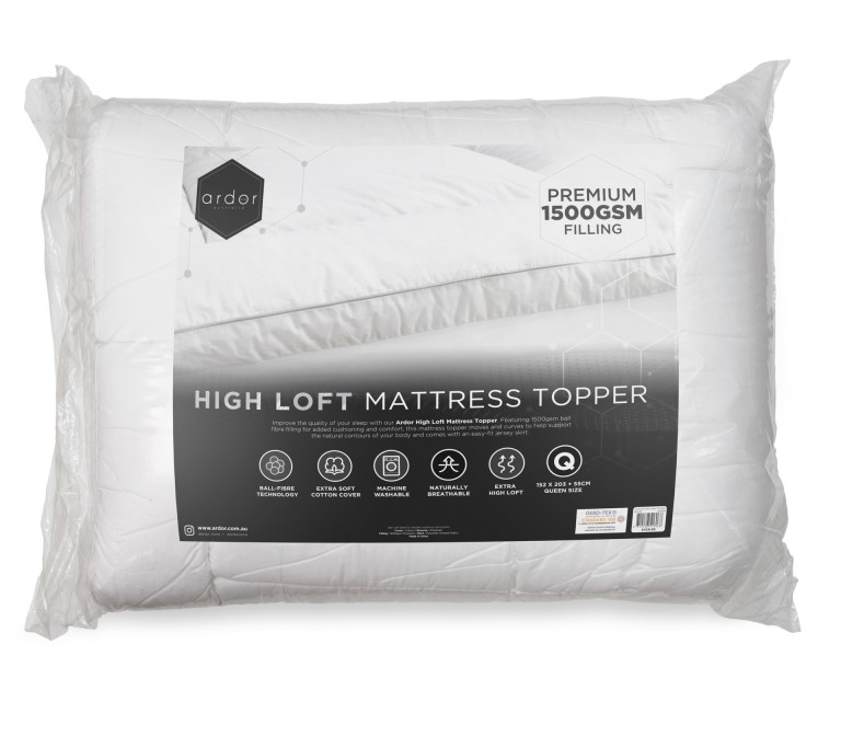 v441 mt4006wtekbvac 202503211550 00.jpg High loft mattress topper with 1500GSM filling