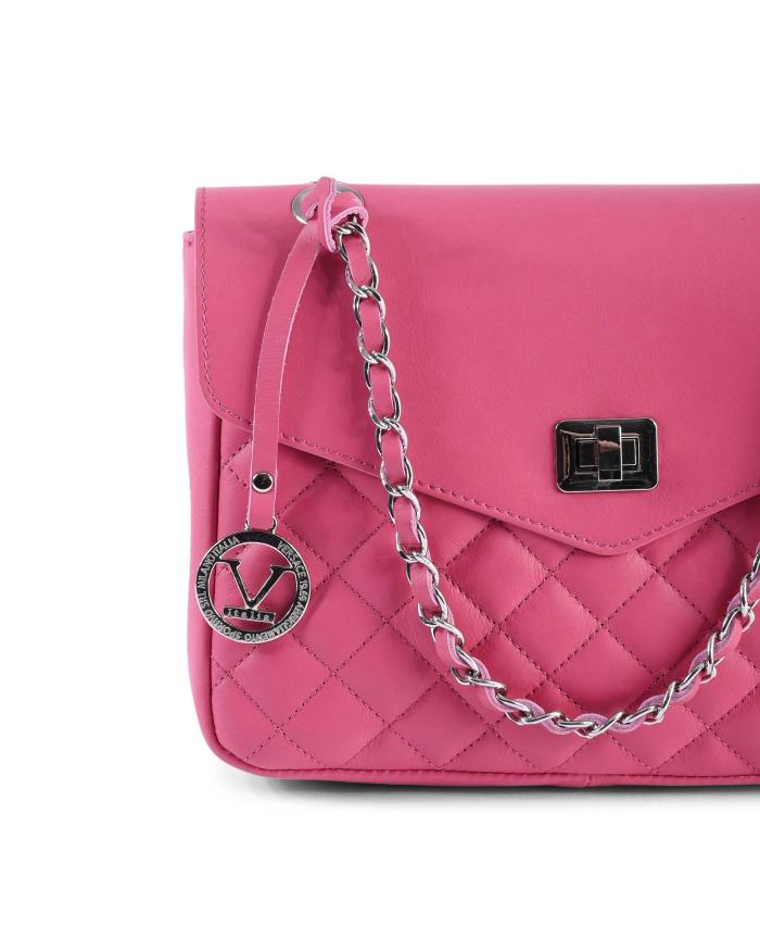 v italia by versace 1969 abbigliamento sportivo srl chain bag Pink quilted handbag with chain strap.