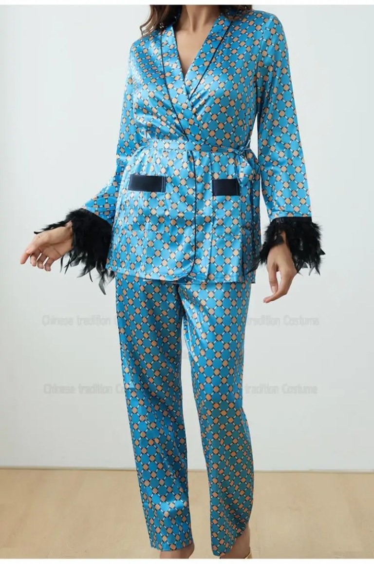 green sleepwear women elegant long sleeve top pants print feather trim pajamas suit 2pcs loungewear nightwear satin homewear Green Sleepwear Women Elegant Long Sleeve Top Pants Print Feather Trim Pajamas Suit 2Pcs Loungewear Nightwear Satin Homewear 4