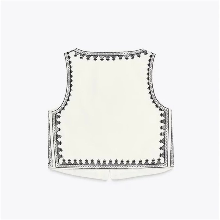 Zach Women\'s Summer New Collection: Contrast Embroidered Aztec V-neck Sleeveless Single breasted Vest Top, Casual Shorts 3