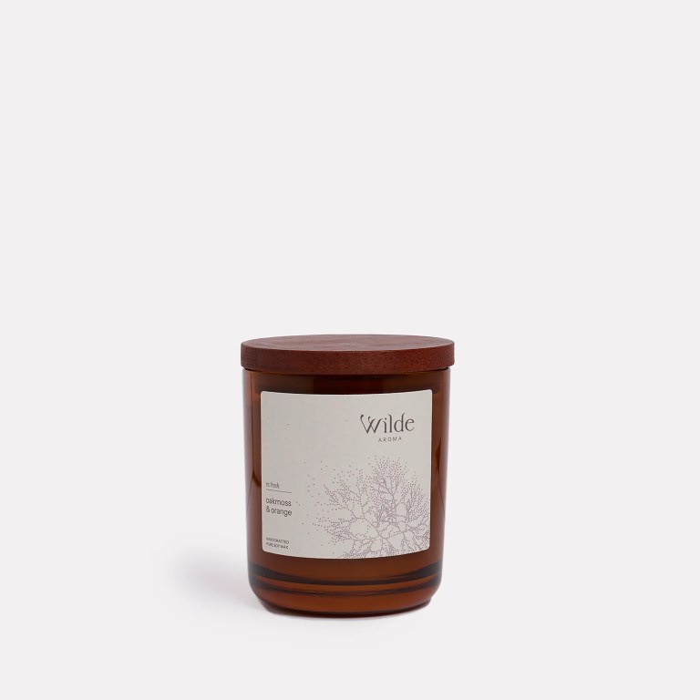 wilde aroma sacred wood candle (copy) Brown candle with oakmoss and orange scent.