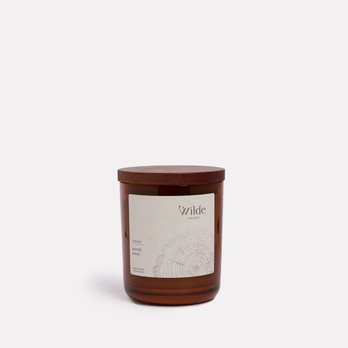 Wilde Aroma candle with wooden lid.