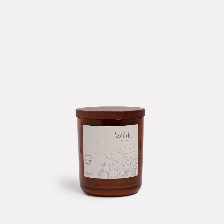 wilde aroma candle tonka bean (copy) Wilde Aroma candle with wooden lid.