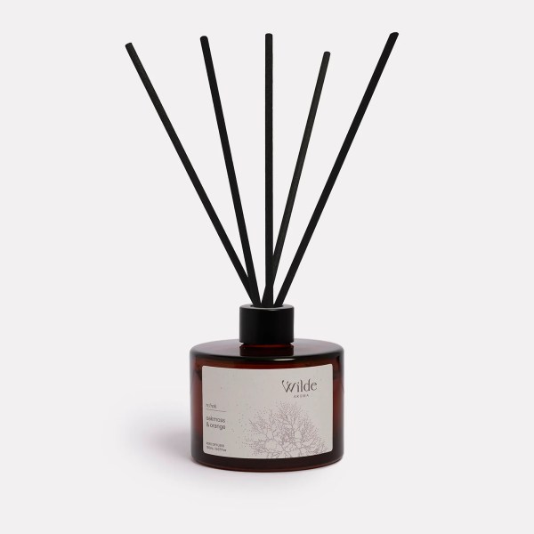 Wilde Aroma reed diffuser: oakmoss and orange scent.
