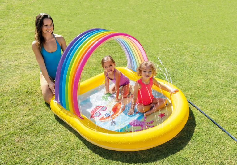 intex rainbow arch inflatable spray kiddie pool 57156 Children playing in rainbow inflatable kiddie pool
