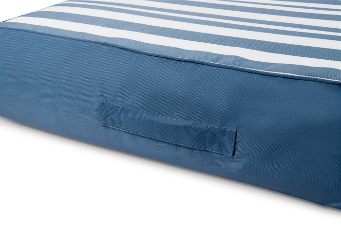 spire adalus luxury pool lounge blue stripe rl 935b Blue and white striped outdoor cushion