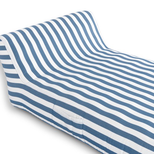 v1032 sp paradisus rl 884b 202508201016 00.jpg Striped blue and white lounge chair.