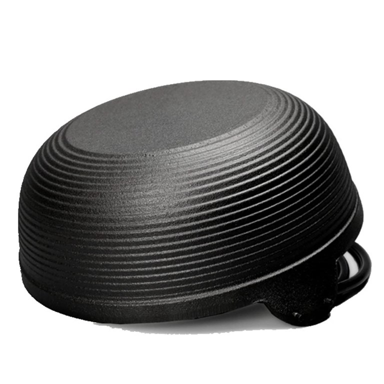29cm cast iron sukiyaki iron pot japanese shabu shabu pot pan stockpot wooden lid home camping picnic Upside-down black cast iron pot close-up