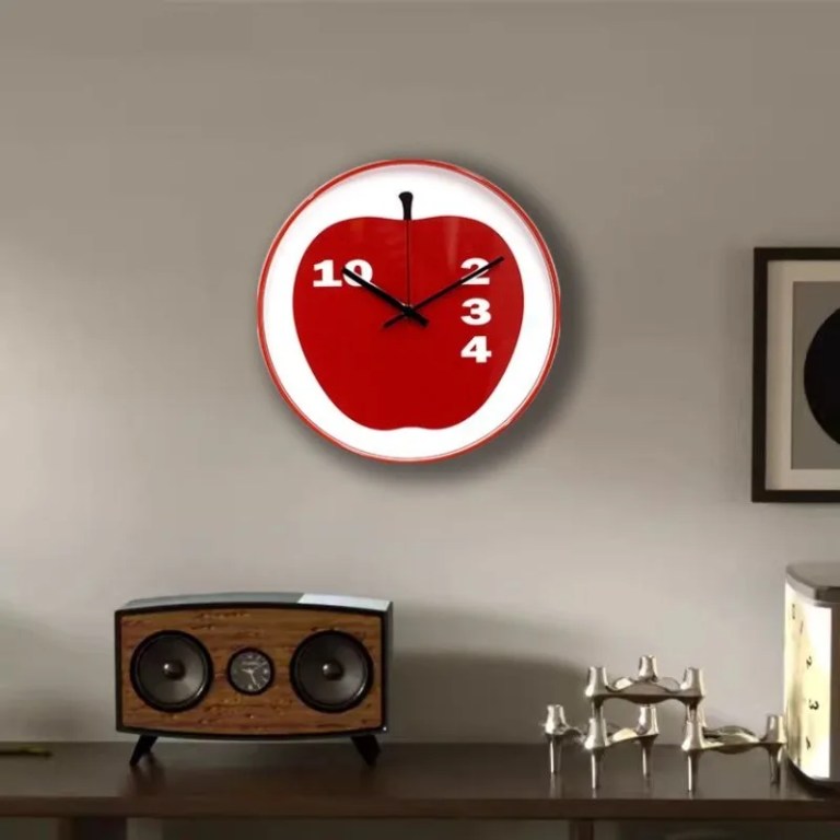 apple shaped silent wall clock Apple-Shaped Silent Wall Clock 2