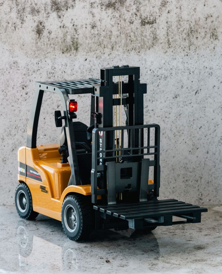 1:10 scale 2.4g 8 channel metal remote control forklift construction vehicle with lifting function & sound
