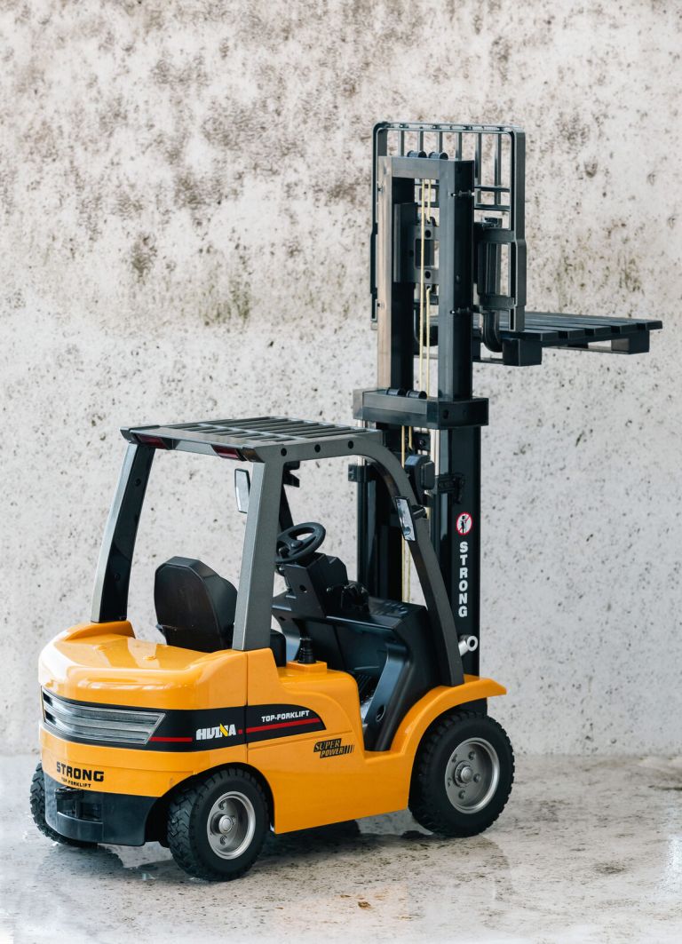 1:10 scale 2.4g 8 channel metal remote control forklift construction vehicle with lifting function & sound