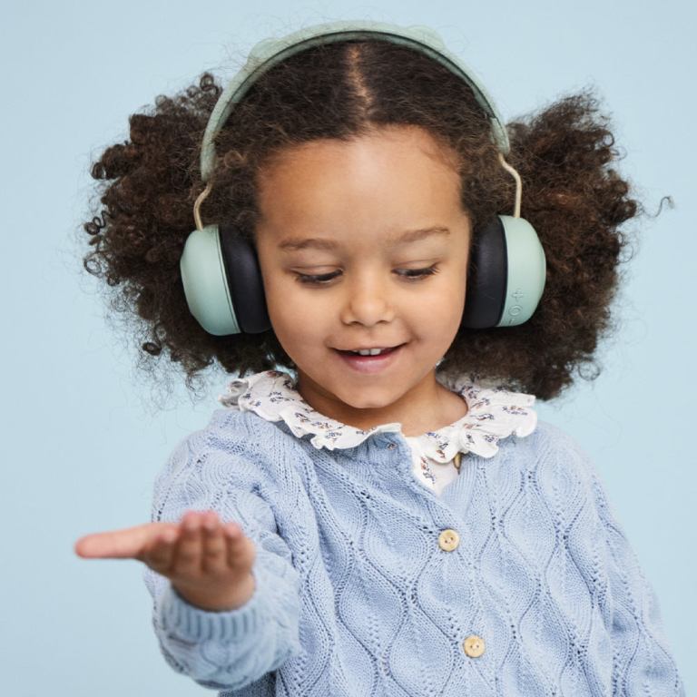 kreafunk kids buzz junior bluetooth headphones dusty green