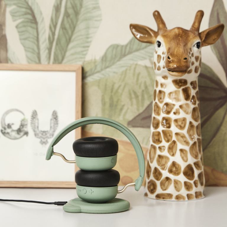 kreafunk kids paddy wireless qi charger 15w dusty green kreafunk kids paddy wireless qi charger 15w dusty green