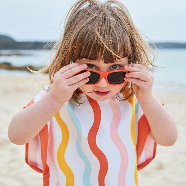 dock & bay kids poncho hooded towel squiggle face m (7 10yrs)