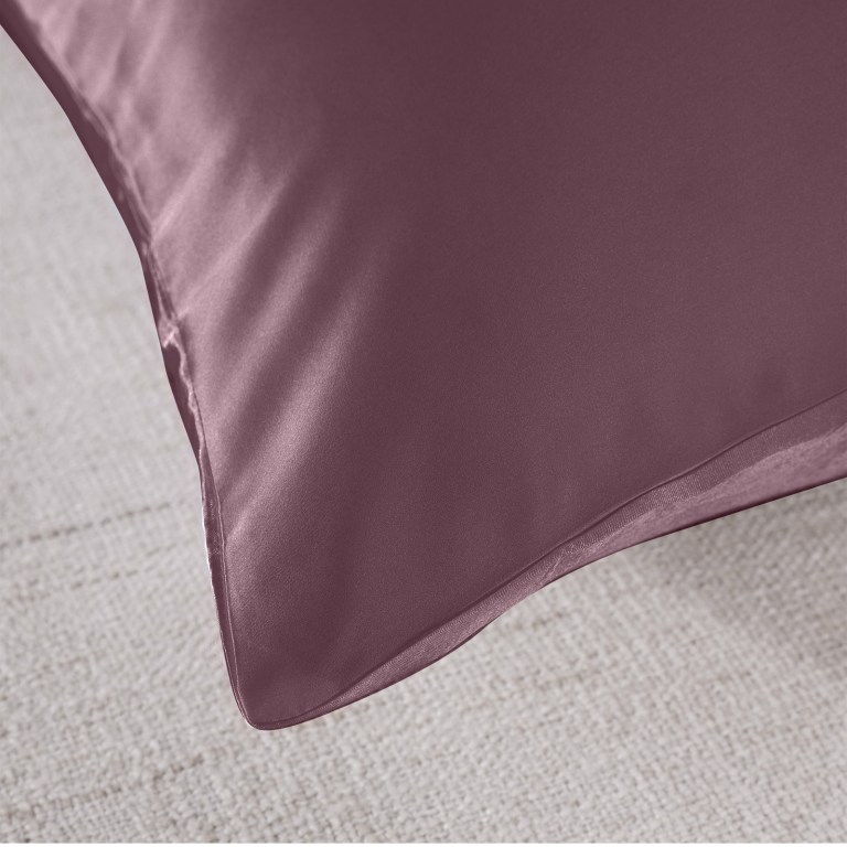 royal comfort mulberry soft silk hypoallergenic pillowcase twin pack 51 x 76cm malaga wine