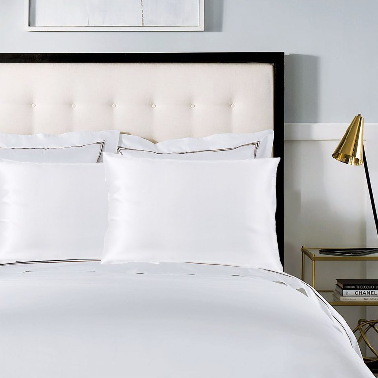 royal comfort pure silk pillow case 100% mulberry silk hypoallergenic pillowcase white