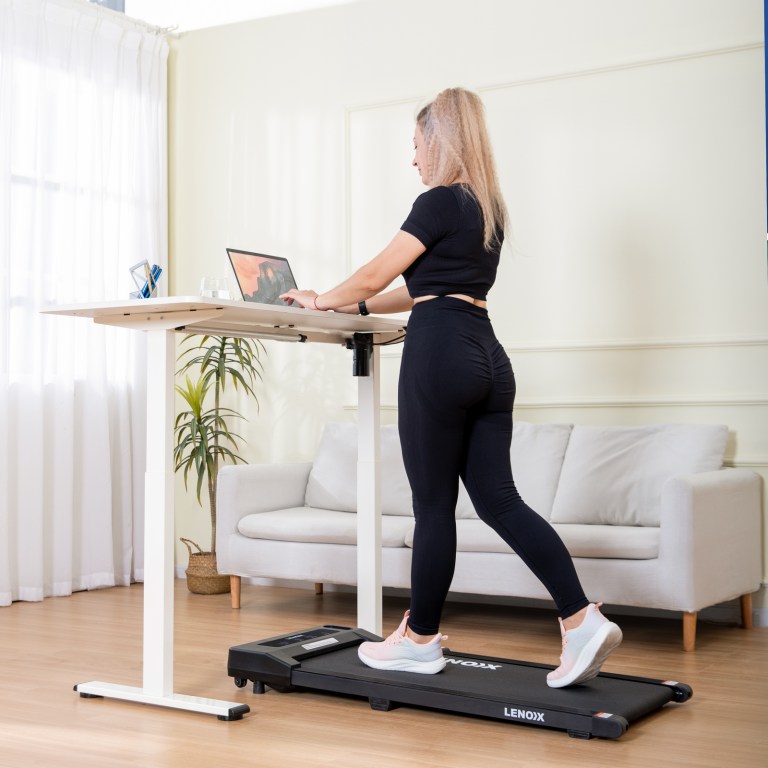 1.5 hp 52cm electric walking pad treadmill with remote control and display screen