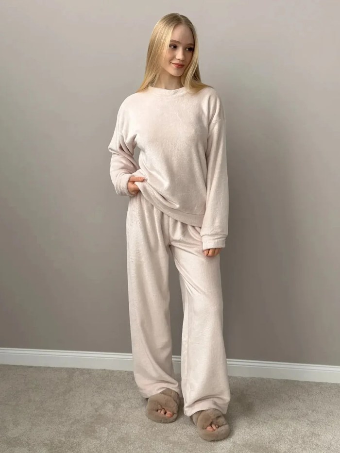 bornlads o neck long sleeved long pants pajama set 2025 autumn winter new flannel pajama set women's casual home furnishings Bornlads O-Neck Long Sleeved Long Pants Pajama Set 2025 Autumn Winter New Flannel Pajama Set Women's Casual Home Furnishings 1