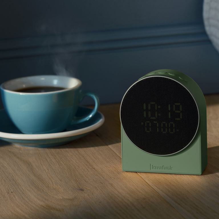kreafunk ivy alarm clock w/ bluetooth speaker nordic green