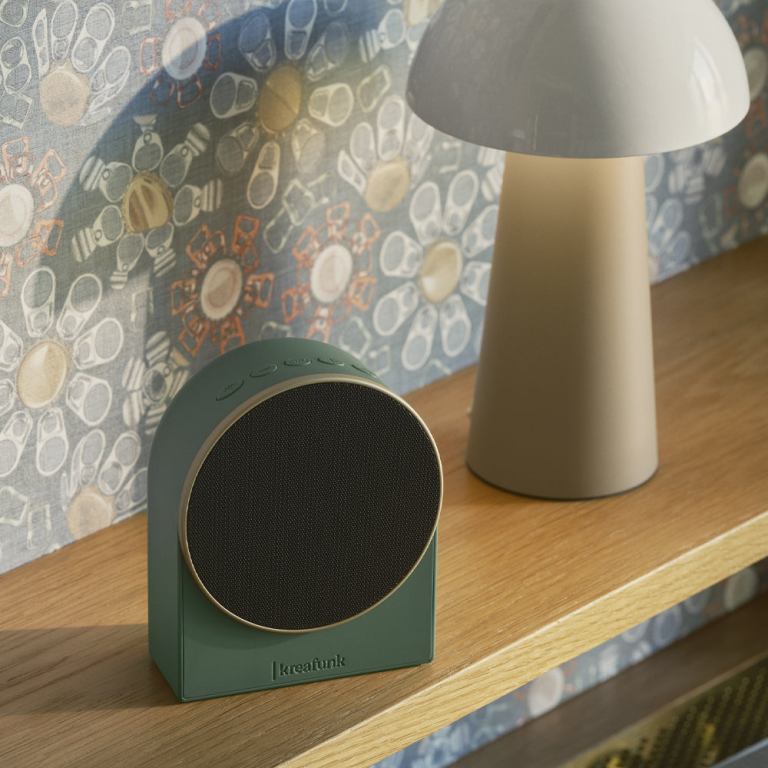 kreafunk ivy alarm clock w/ bluetooth speaker nordic green