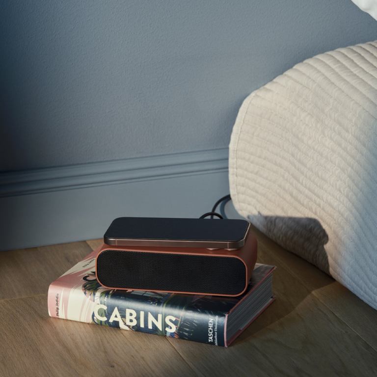 kreafunk wakie alarm clock qi charger + bluetooth terracotta