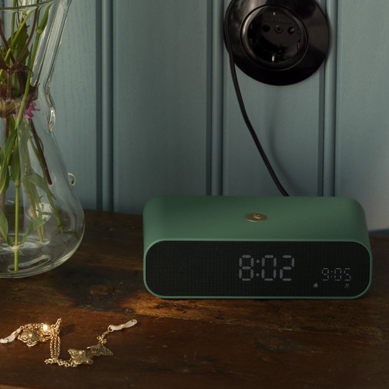 kreafunk wakie alarm clock qi charger + bluetooth nordic green kreafunk wakie alarm clock qi charger + bluetooth nordic green