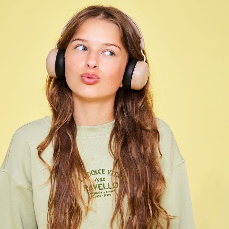 kreafunk kids buzz bluetooth headphones w/ anc ivory sand kreafunk kids buzz bluetooth headphones w/ anc ivory sand