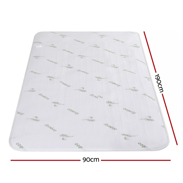 Bamboo mattress topper, 90x190cm dimensions.